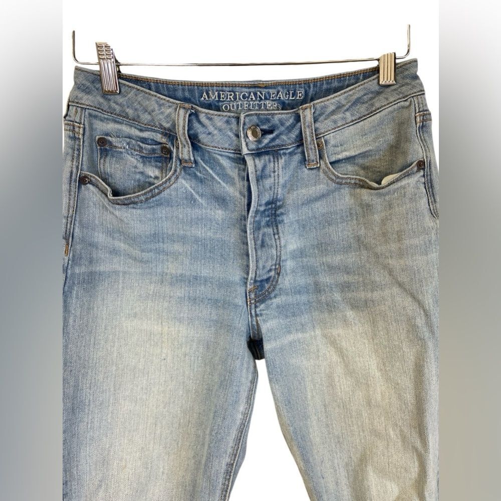 American Eagle Vintage Hi Rise Button Fly Distressed Jean Size 8 - Picture 2 of 10